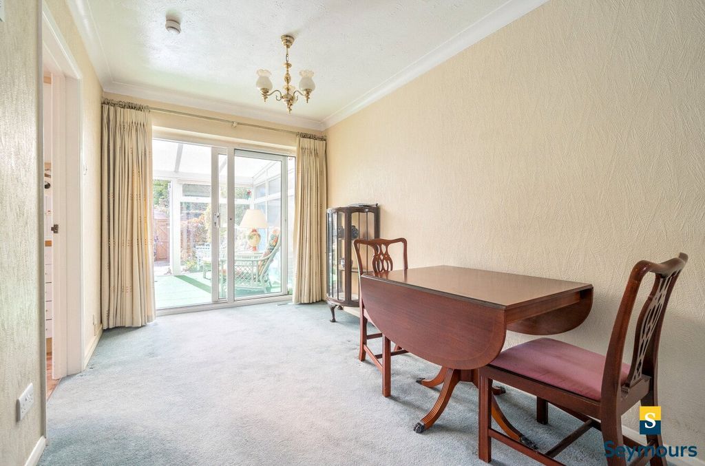 Property photo 3 of 18 Dining Area