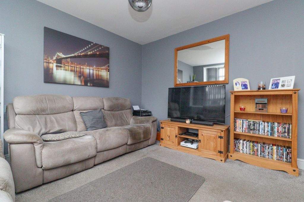 Property photo 3 of 16 Picture 3