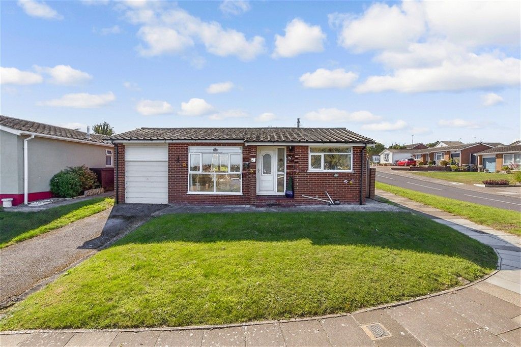 Property photo 3 of 13 Front .... Web