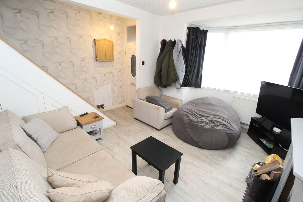 Property photo 3 of 9