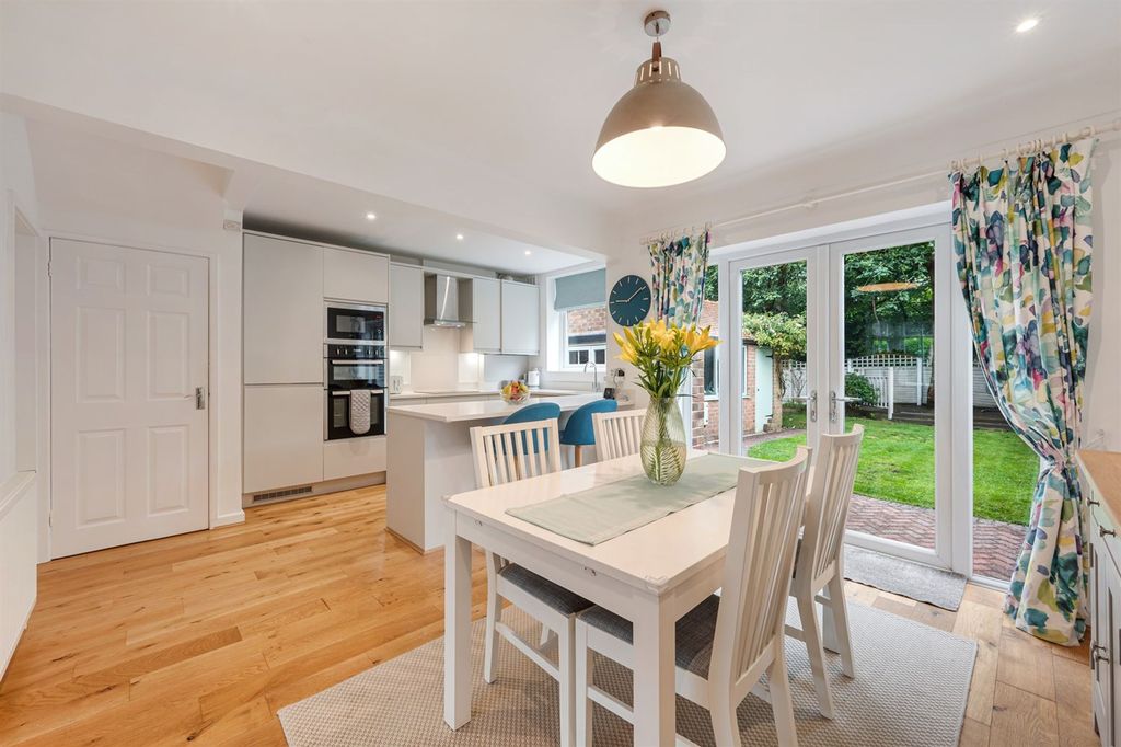 Property photo 2 of 16 Dining Kitchen