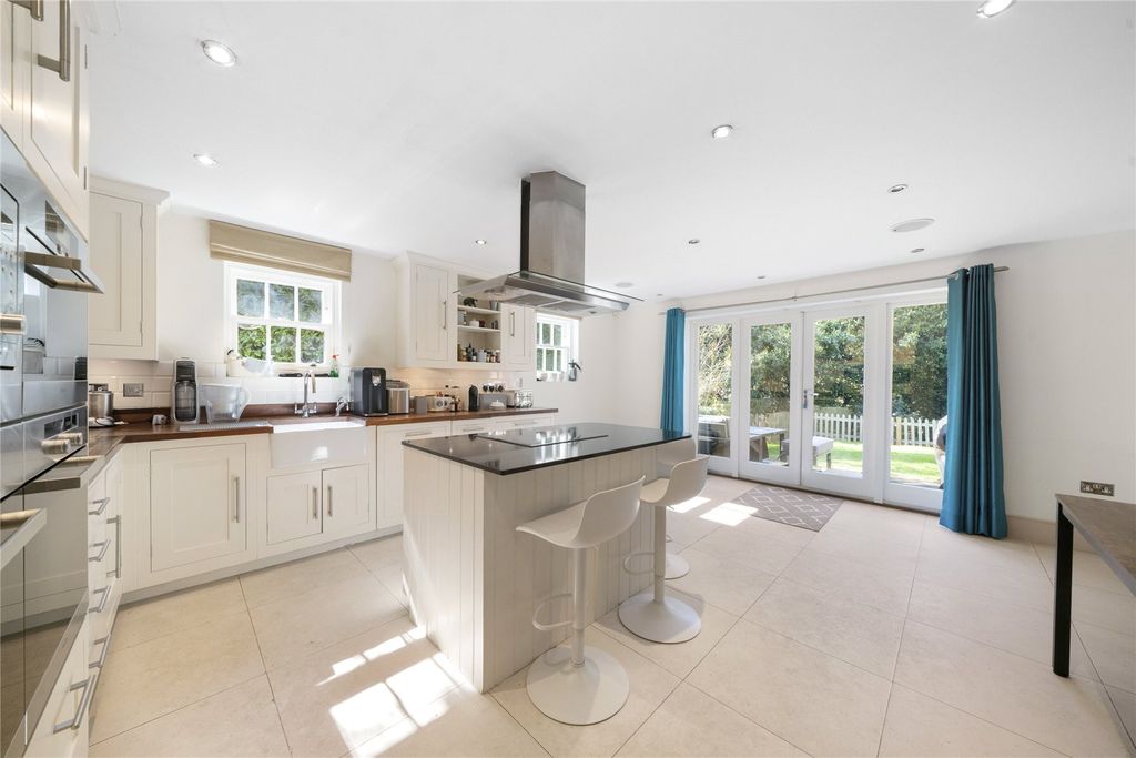 Property photo 2 of 9 Picture No. 19