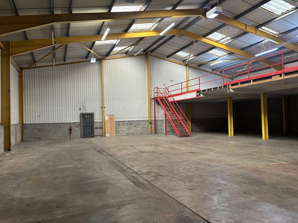 Property photo 2 of 10 Worceterroad1 (1).Jpg