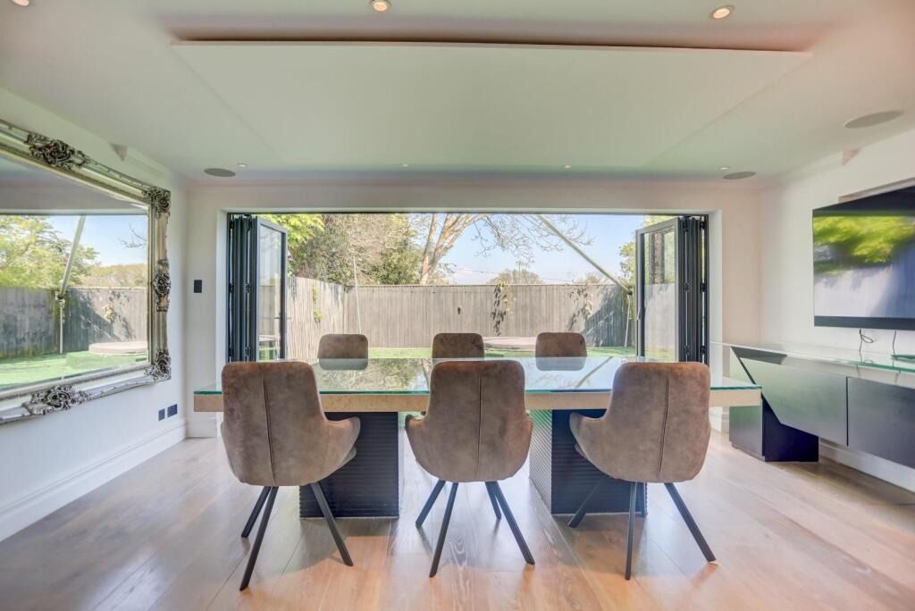 Property photo 3 of 49 4522494