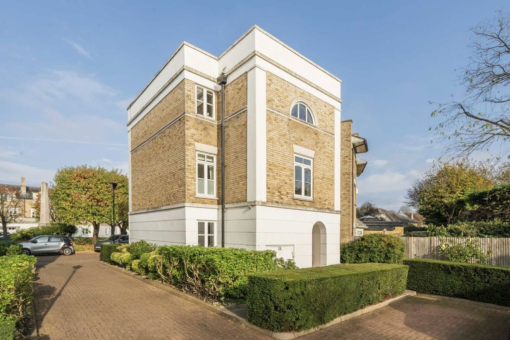 Property photo 1 of 7