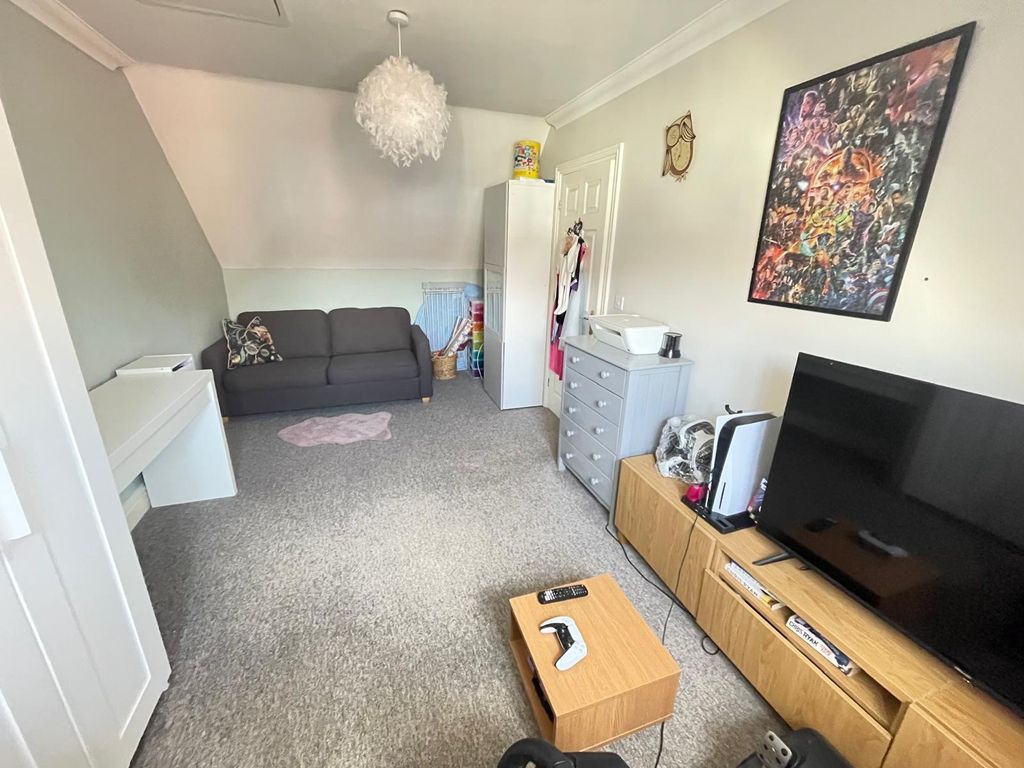 Property photo 3 of 20