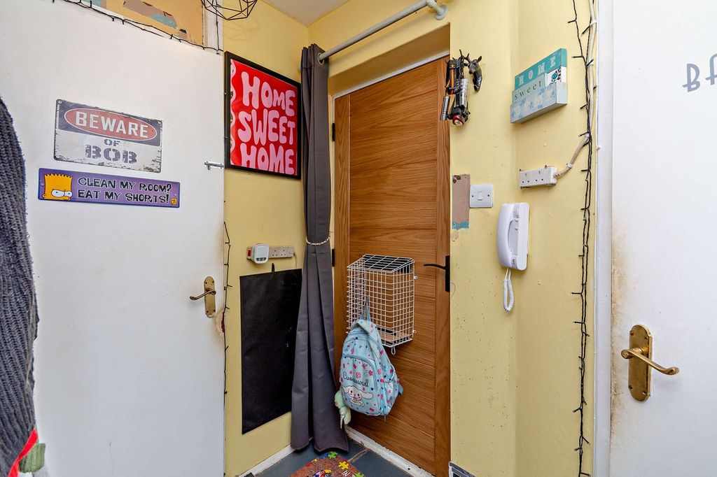 Property photo 2 of 28