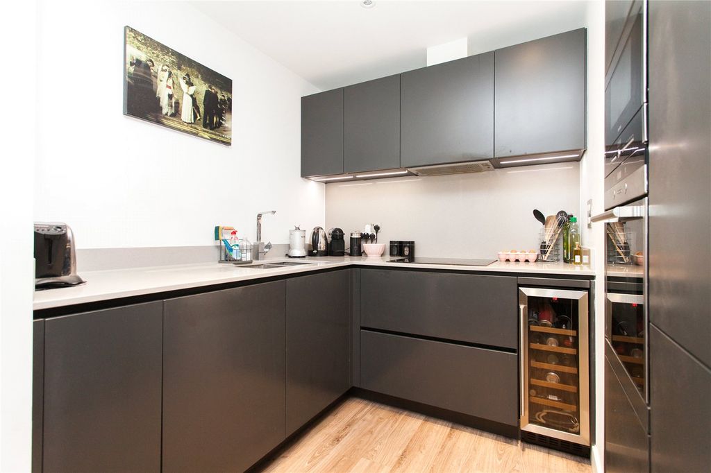 Property photo 2 of 9 Picture No. 14