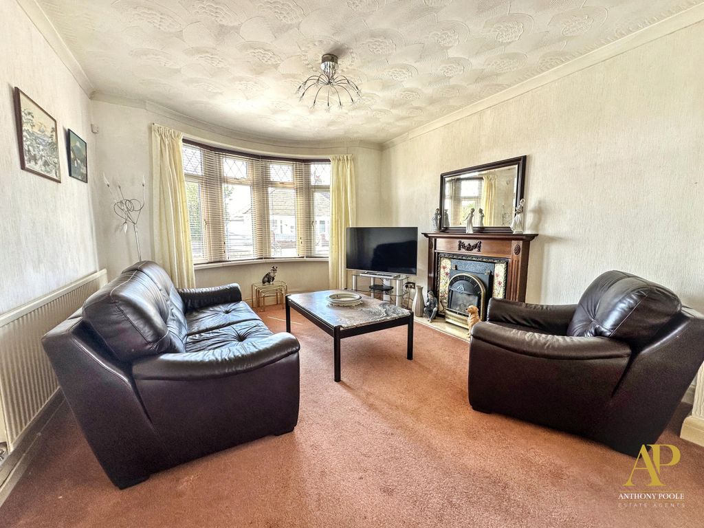Property photo 2 of 17 Living Room