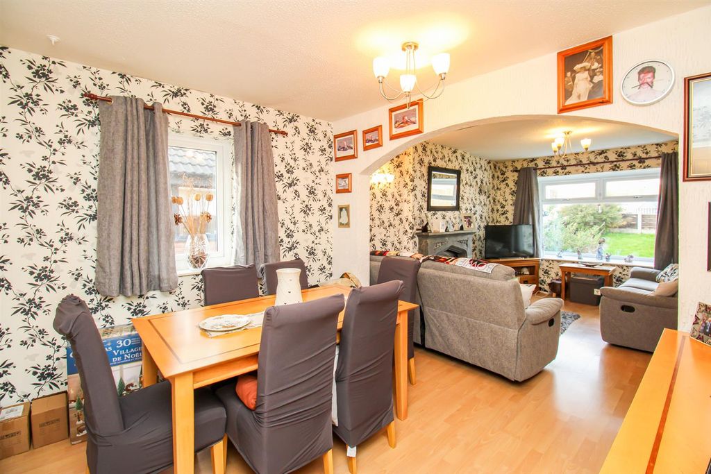 Property photo 3 of 12 Dining Room