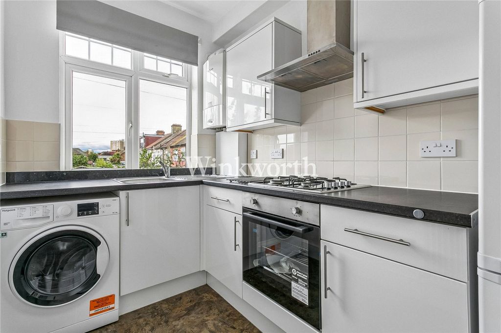 Property photo 3 of 10 Picture No. 11