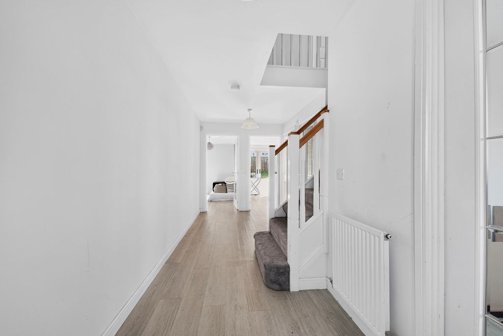 Property photo 3 of 23 Pbox-Img.Jpg
