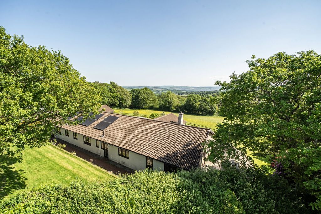 Property photo 1 of 36