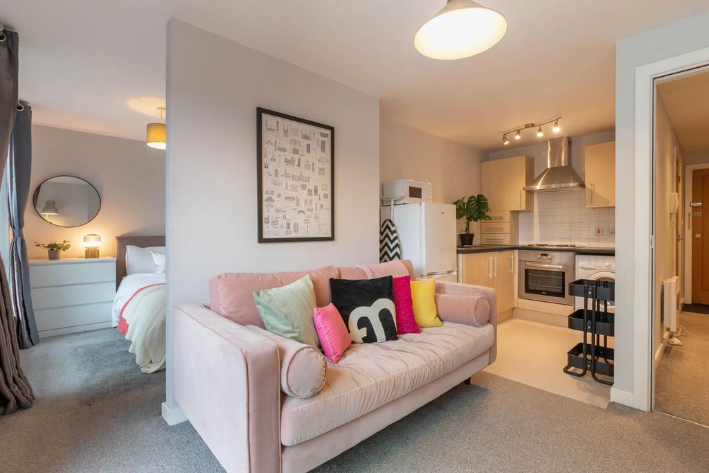 Property photo 2 of 8 Living Area