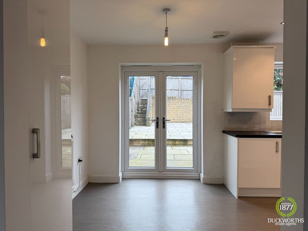 Property photo 3 of 25