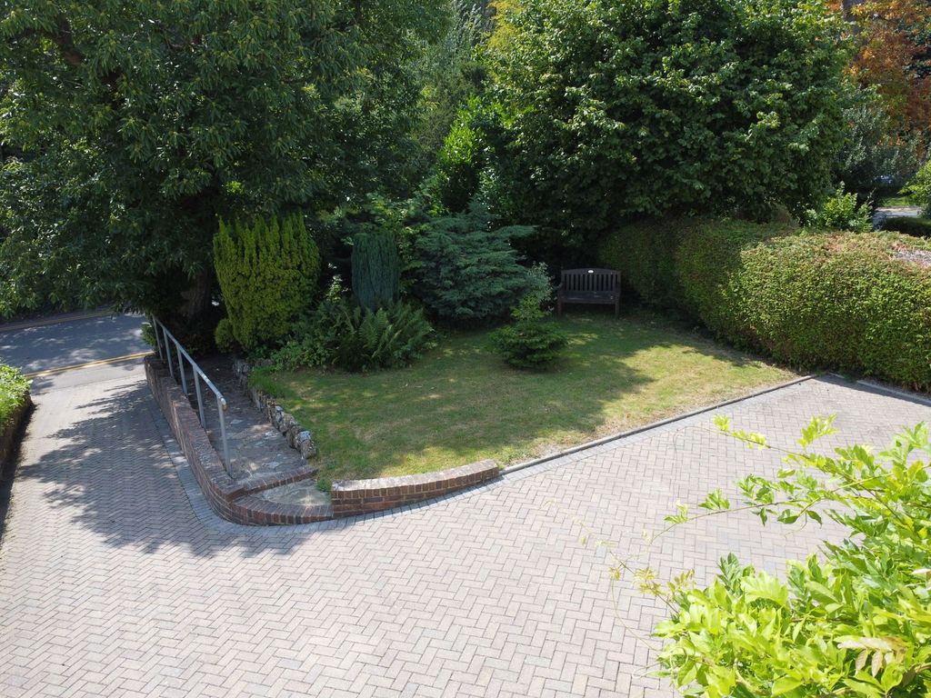 Property photo 3 of 35