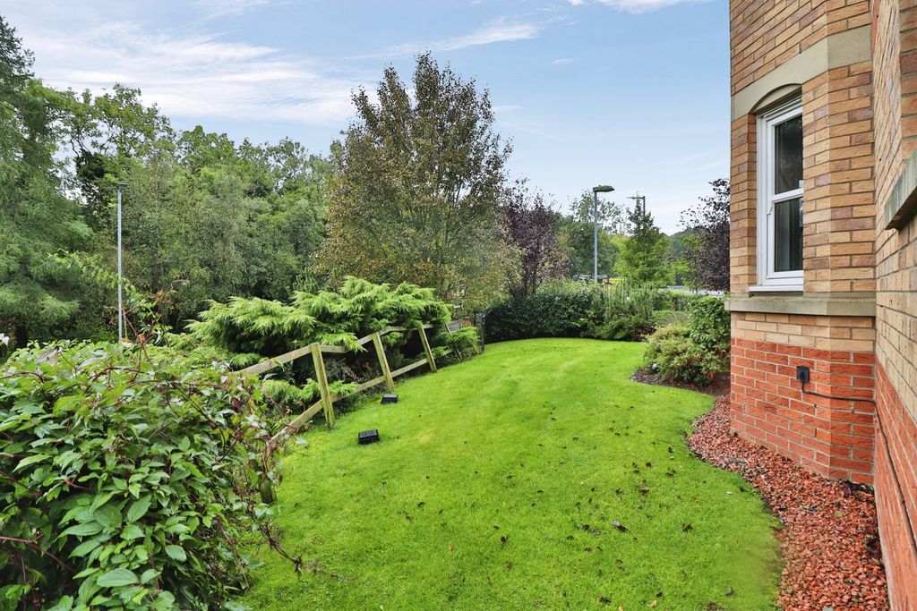 Property photo 2 of 15 Garden