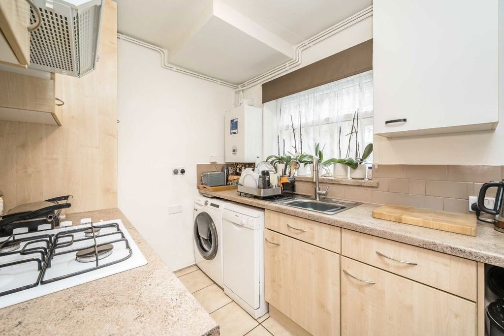 Property photo 3 of 6