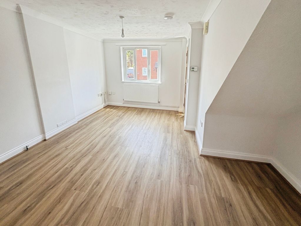 Property photo 3 of 7 Pbox-Img.Jpg