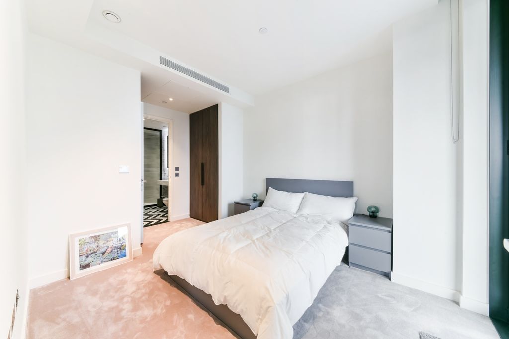 Property photo 3 of 11 Bedroom