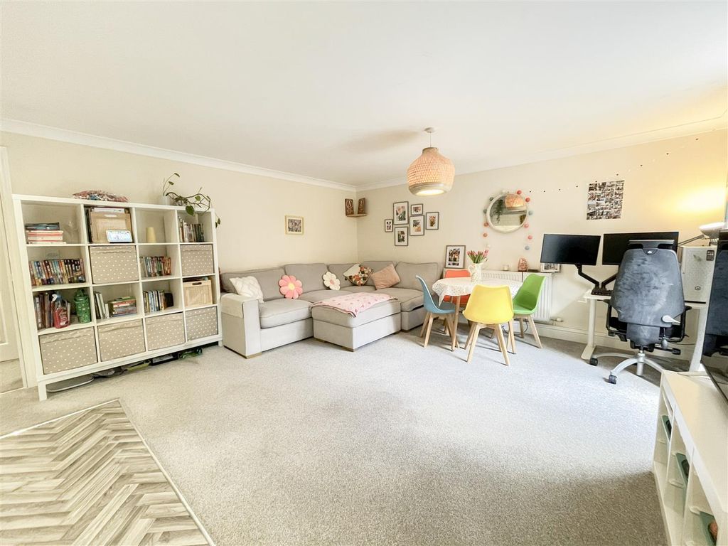 Property photo 3 of 16