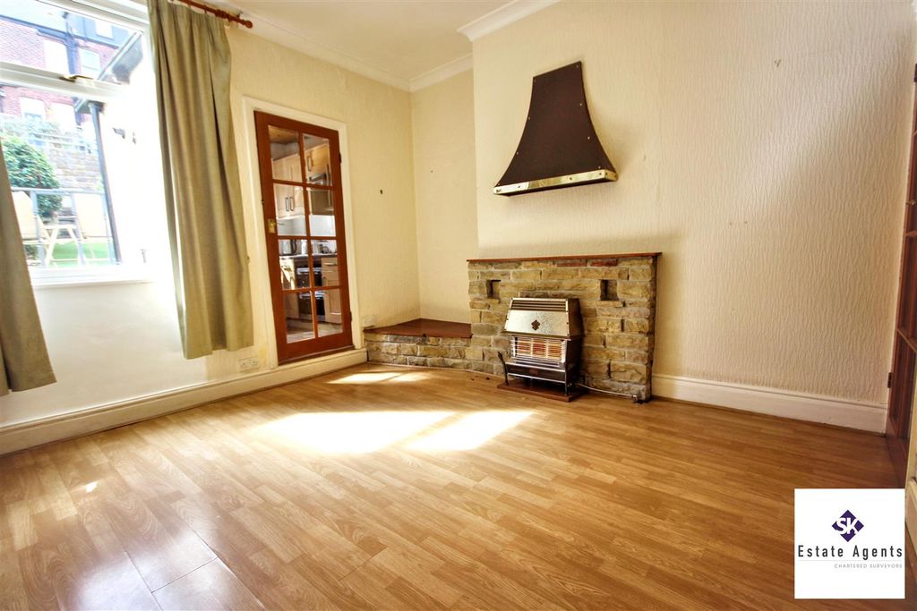 Property photo 3 of 20 Dining Room
