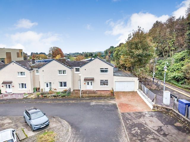 Property photo 2 of 32 c021479c-1Cfc-45Ef-A24d-0Dfbd4A041F7