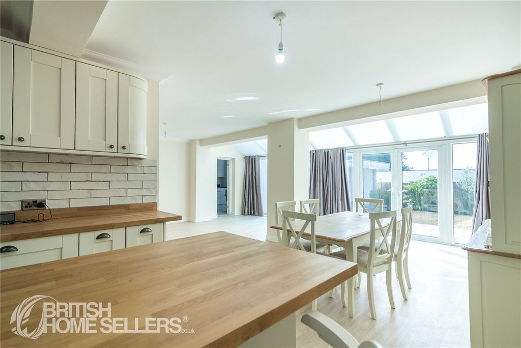 Property photo 3 of 17 3