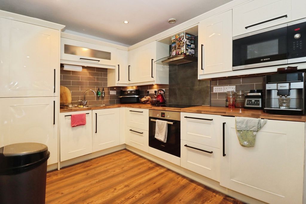 Property photo 2 of 15 Pbox-Img.Jpg