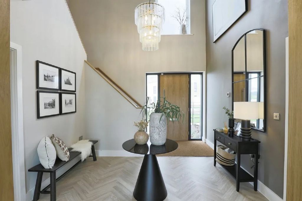 Property photo 2 of 13