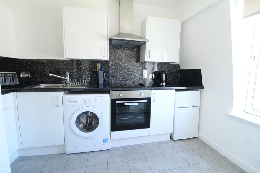 Property photo 2 of 7 Kitchen