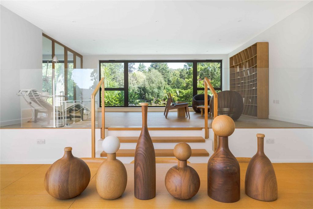 Property photo 3 of 22 Dining Area