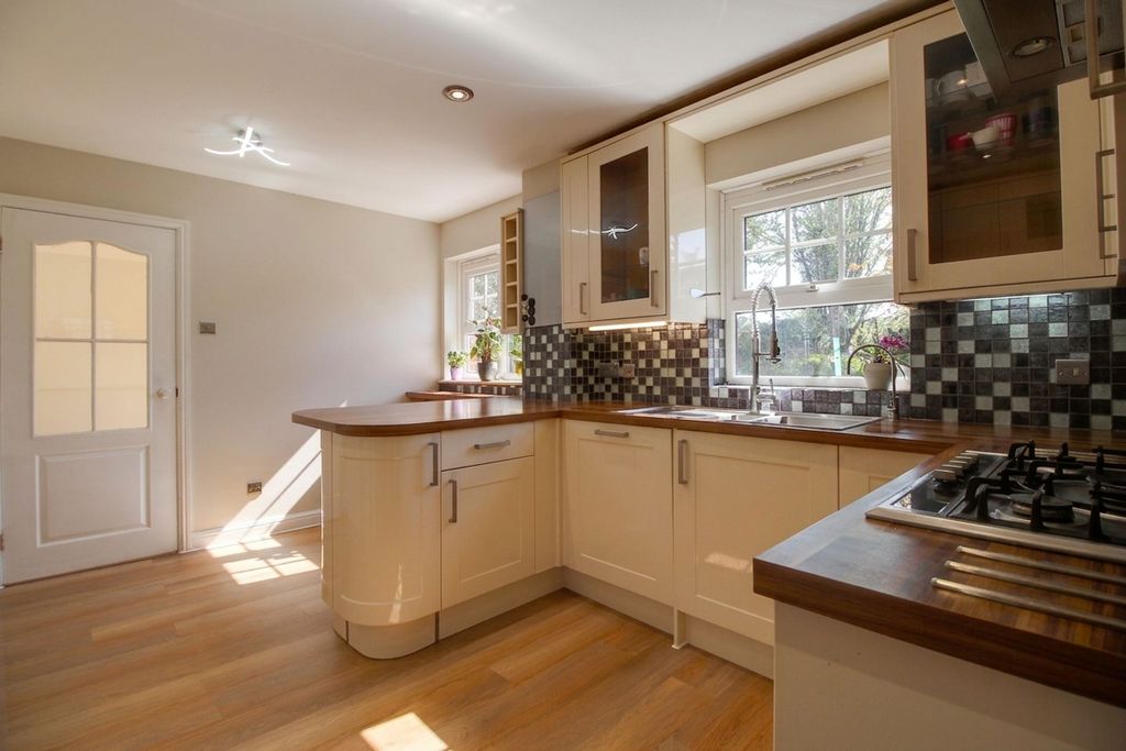 Additional image 6 of 4 bed detached house for saleJohn Newington Close, Kennington TN24