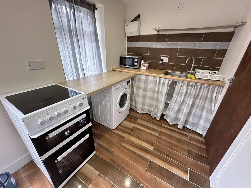 Property photo 2 of 3