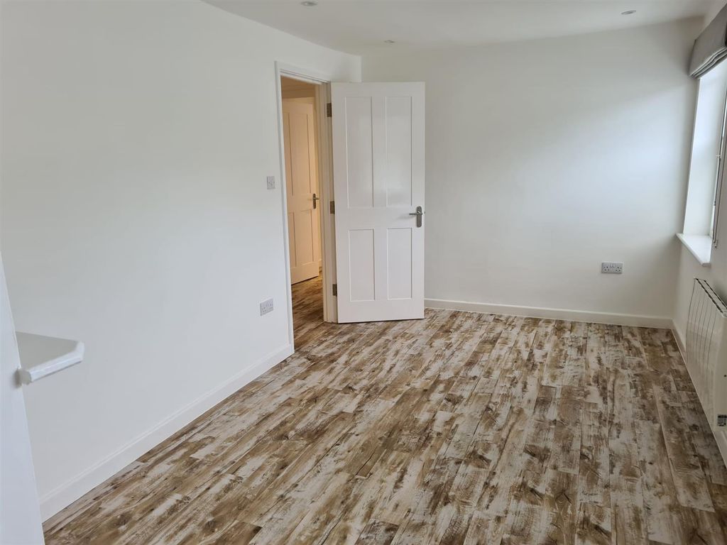 Property photo 3 of 6 1000013347.Jpg