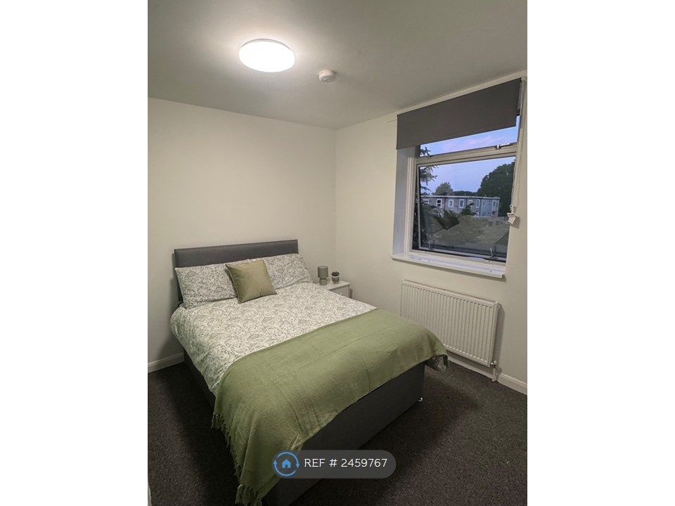 Property photo 1 of 14 Room 2