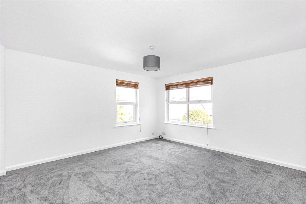 Property photo 3 of 11 Picture No. 15