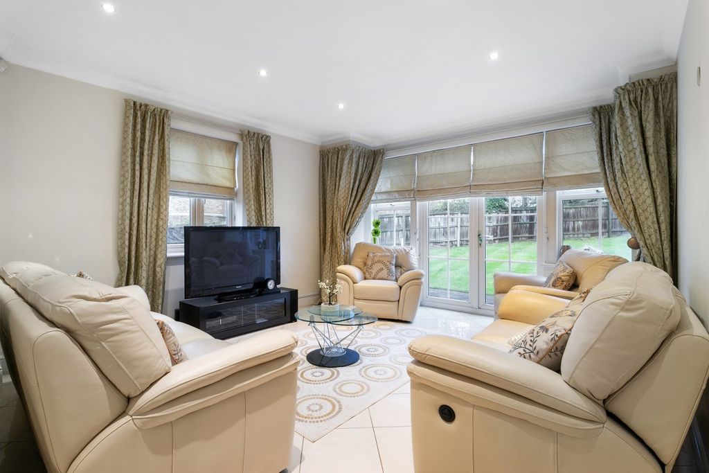 Property photo 2 of 13