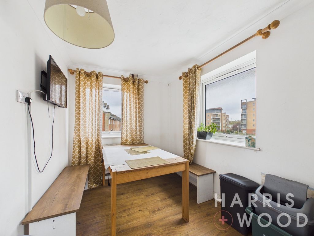 Property photo 3 of 15 5015457