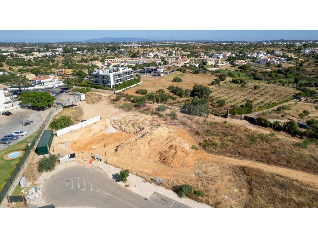 Property photo 1 of 21 Contemporary Villa In Signature Project In Montechoro, Albufeira