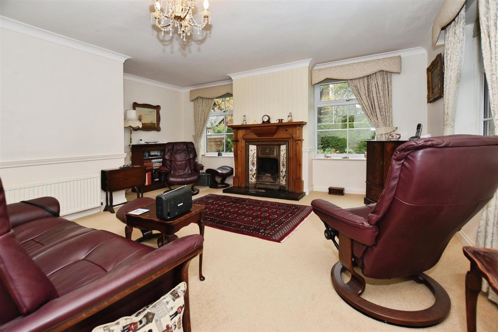 Property photo 3 of 32 0317553F-Lounge 20Bb.Jpg