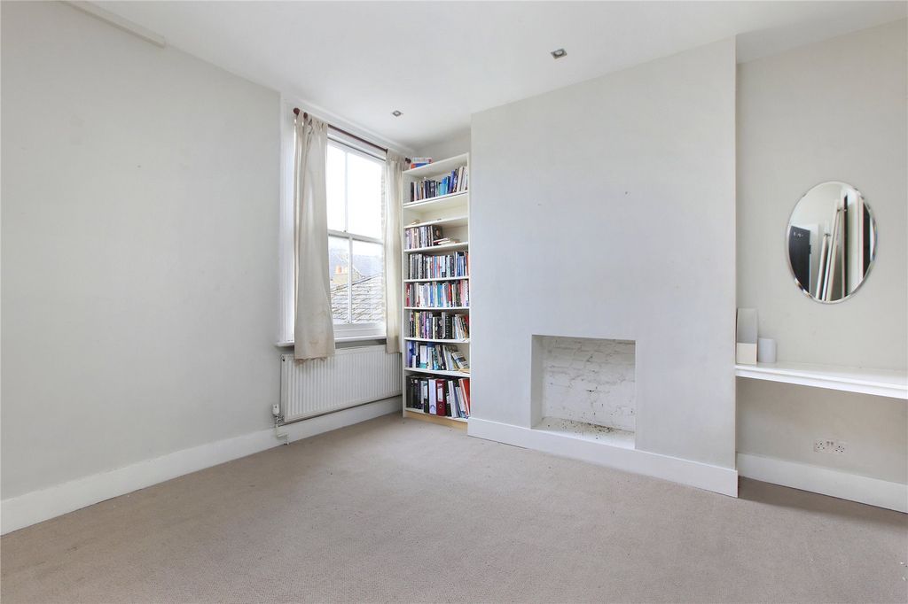 Property photo 3 of 11