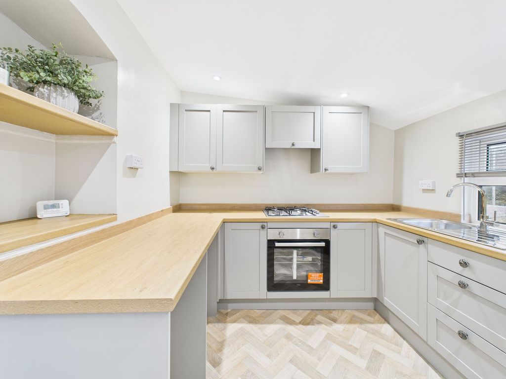 Property photo 3 of 35