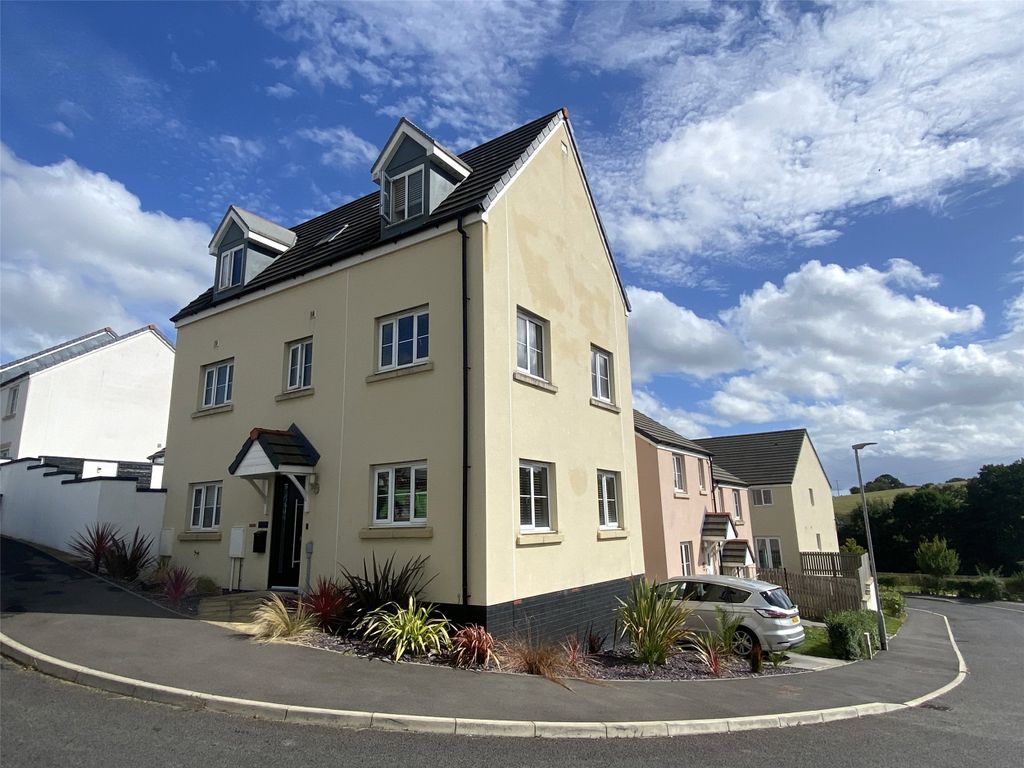 Property photo 1 of 12 1 - Picture No. 01