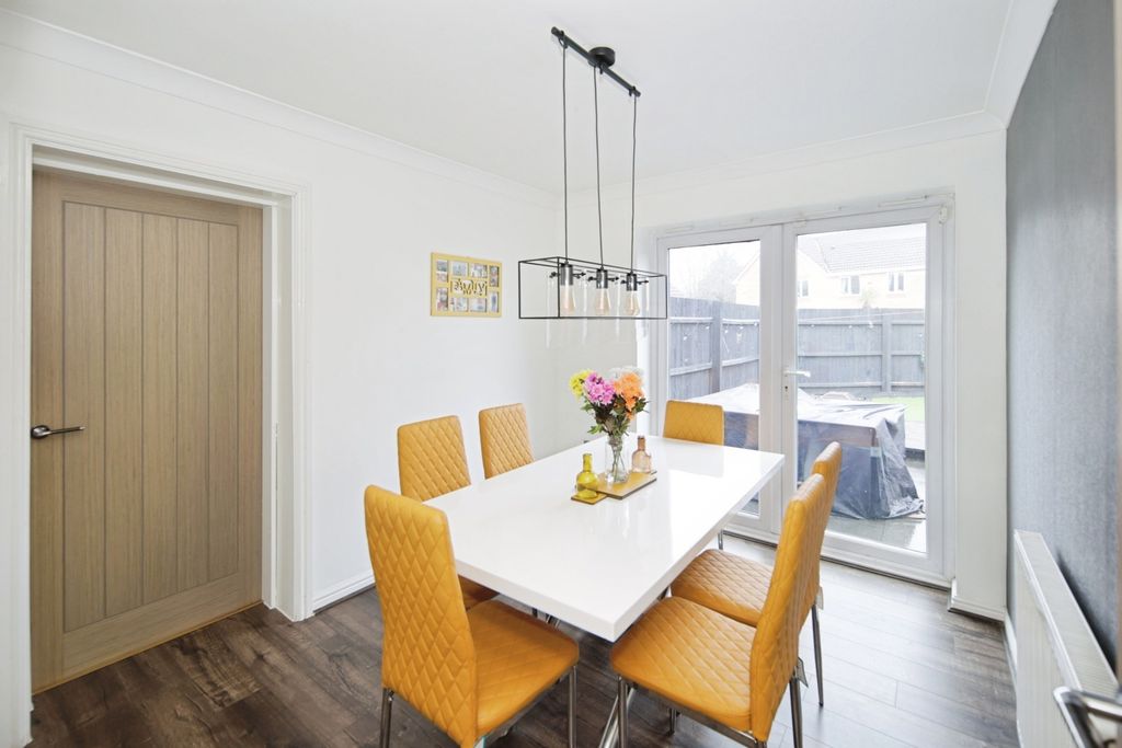 Property photo 3 of 18 Pbox-Img.Jpg