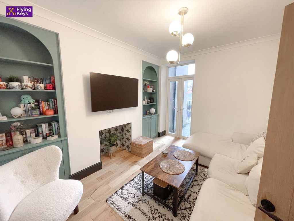 Property photo 3 of 32