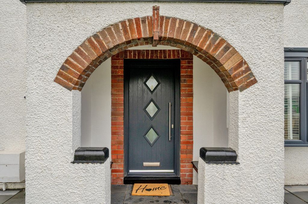 Property photo 2 of 23 -698B10B90d091-l-1407736-11-698A4F78B7954