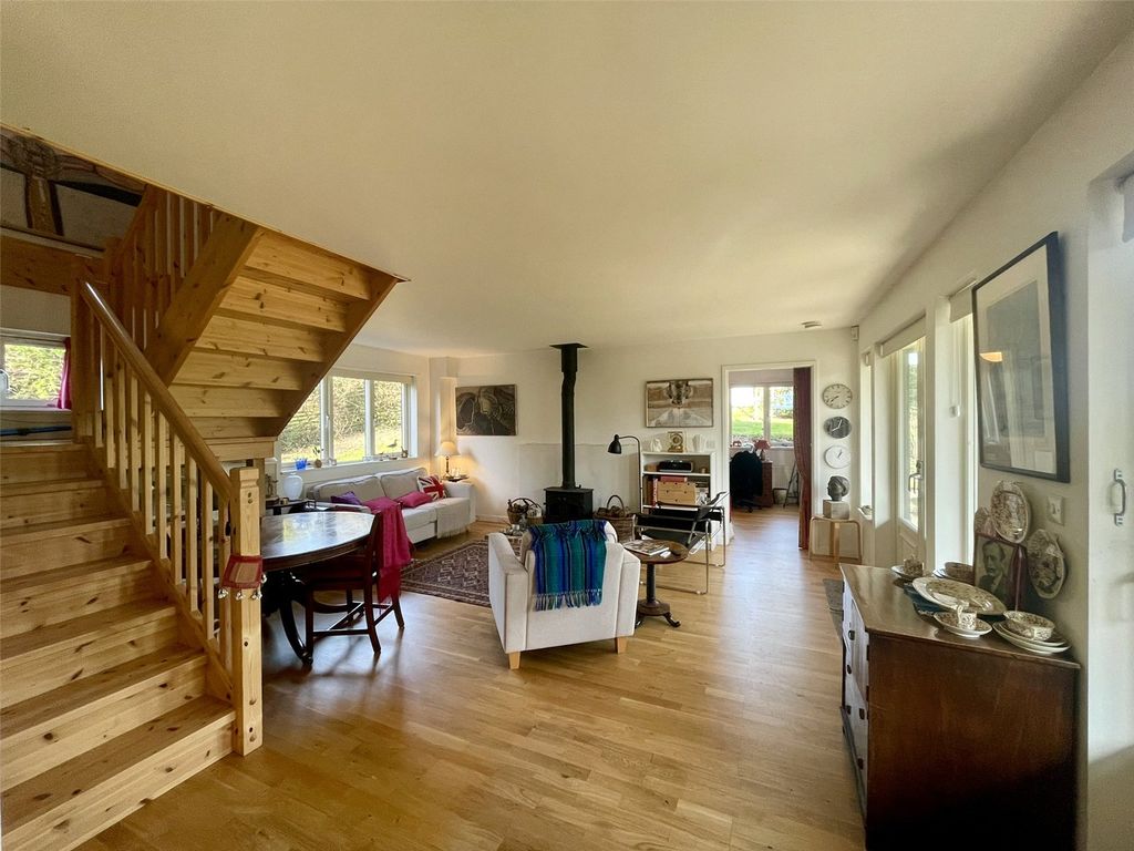 Property photo 2 of 29 Picture No. 32