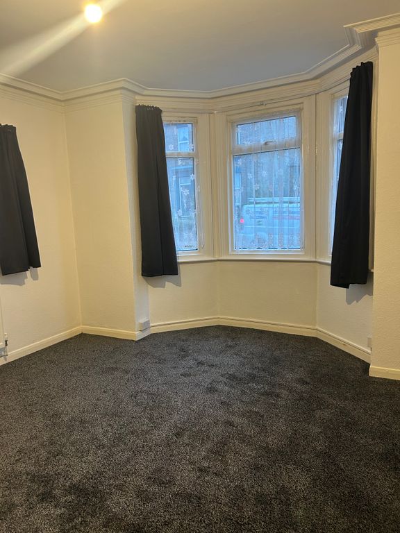 Property photo 3 of 22 Lounge