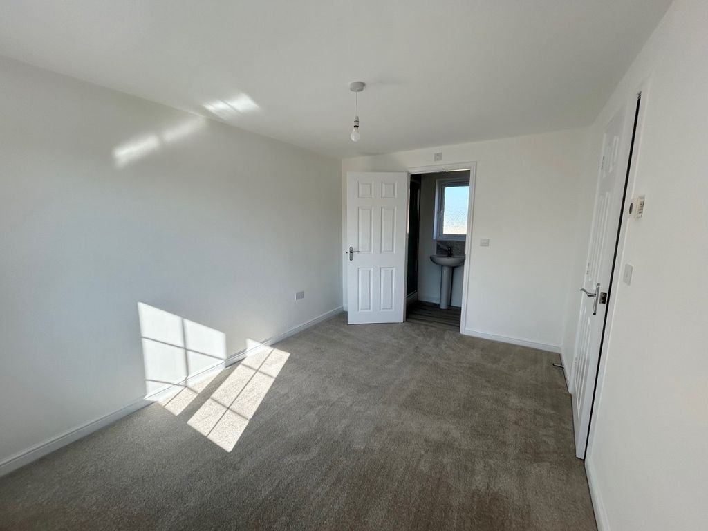 Property photo 3 of 11 Picture No. 06